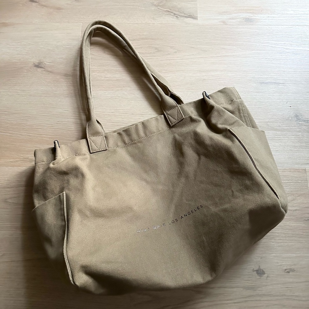 MINA BAIE Jude Midi in ‘Commando’